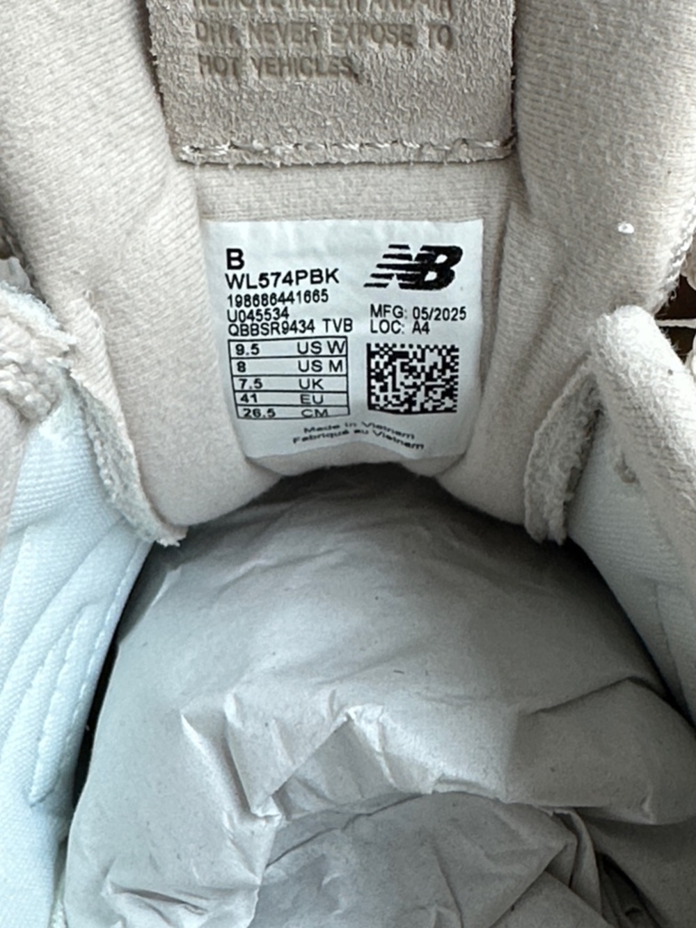 New Balance 574 Women's Beige/Taupe Cream Calcium Classic Croc Sneaker size 9.5 - Picture 7 of 9